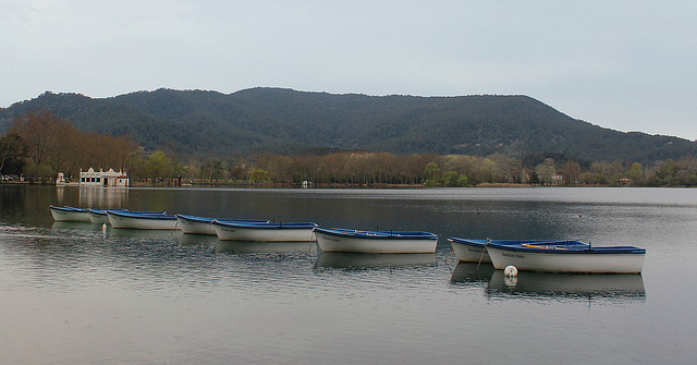 Paseo en barcas Lago Bañolas